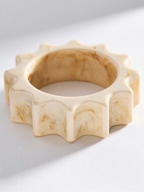 Anthropologie Ridged Sun Style Supernova  Cog Chunky Bracelet Resin Crean NWT